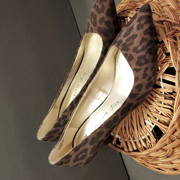 Anne Klein I flex Heels Animal Skin look. SIZE 7.5M - Picture 2 of 9